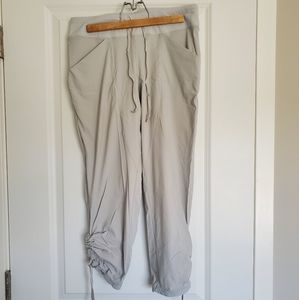 Lucy Offwhite Capris